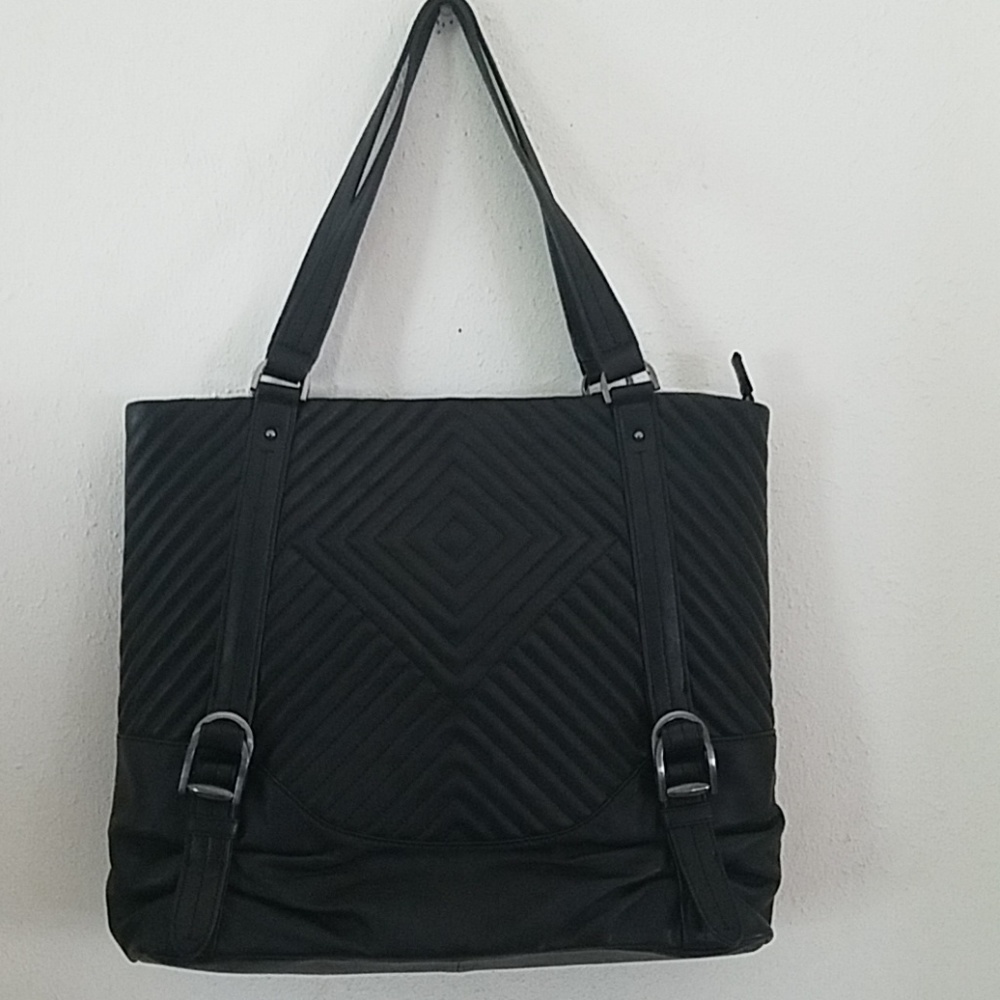 🆕  Vince Camuto Tave – Quilted Tote - Picture 2 of 6